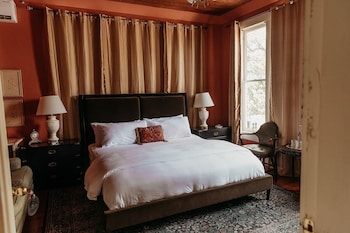 Classic Room, 1 King Bed