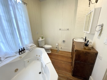 Family Single Room, 2 Queen Beds