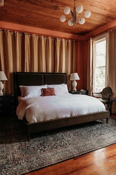 Classic Room, 1 King Bed