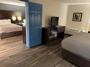 Suite, Multiple Beds, Non Smoking