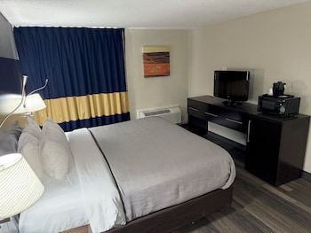 Suite, 1 King Bed, Non Smoking, Jetted Tub