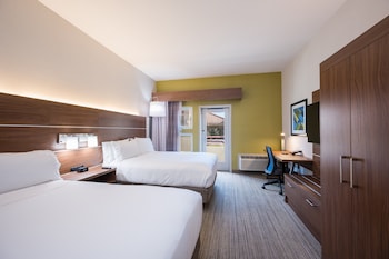 Standard Room, 2 Queen Beds, Roll-in Shower (Mobility Accessible)