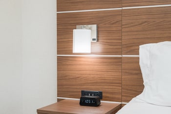 Standard Room, 1 King Bed, Balcony