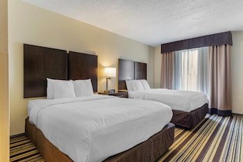 Suite, 2 Queen Beds, Non Smoking