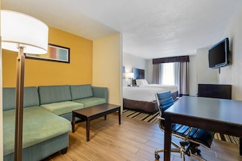 Suite, 2 Queen Beds, Non Smoking