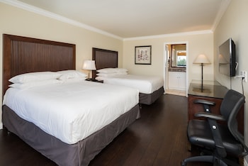 Deluxe Queen Room with Two Queen Beds