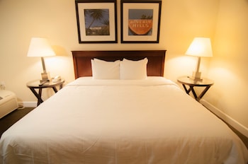Deluxe Room, 1 King Bed, Balcony
