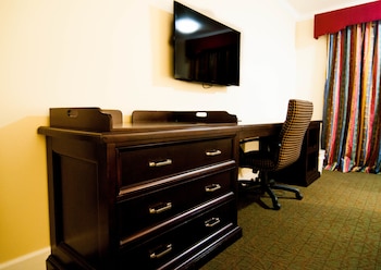 Deluxe Room, 1 King Bed, Balcony