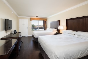 Deluxe Queen Room with Two Queen Beds