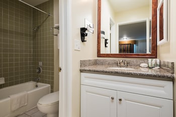 Deluxe Queen Room with Two Queen Beds