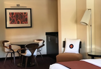 Premier Room, 1 King Bed, Balcony