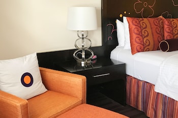 Superior Room, 1 King Bed, Balcony