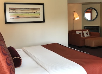 Deluxe Room, 1 King Bed, Balcony