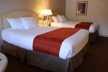 Standard Room, 2 Queen Beds, Pool View