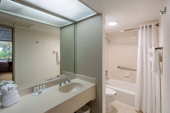 Deluxe Room, 2 Queen Beds, Accessible, Tower