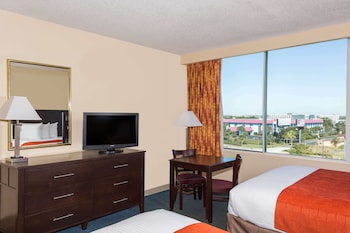 Deluxe Room, 2 Queen Beds, Tower