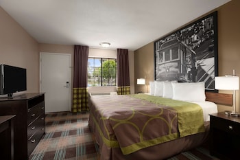 Room, 1 Queen Bed, Accessible, Non Smoking (Mobility/Hearing Impaired)