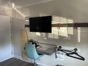 Standard Room, 1 King Bed, Accessible, Refrigerator & Microwave
