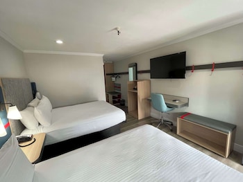 Suite, 2 Queen Beds, Non Smoking, Kitchen