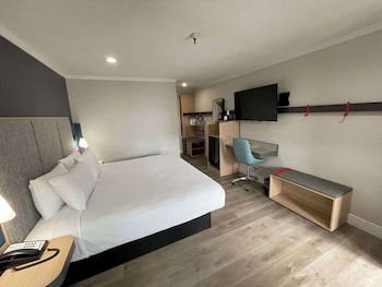 Suite, 1 King Bed, Non Smoking, Refrigerator & Microwave
