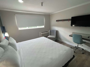 Suite, 2 Queen Beds, Non Smoking, Kitchen
