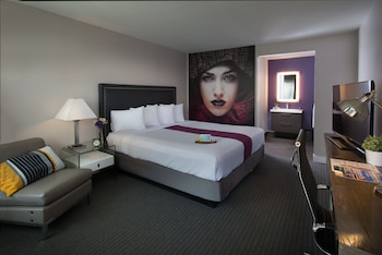 Standard Room, 1 Queen Bed