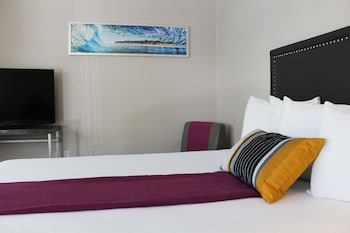 Standard Room, 1 Queen Bed