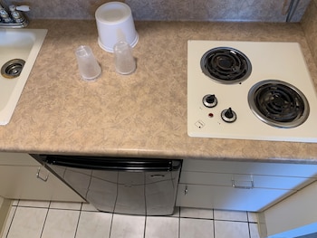 Superior Single Queen with Stove Top