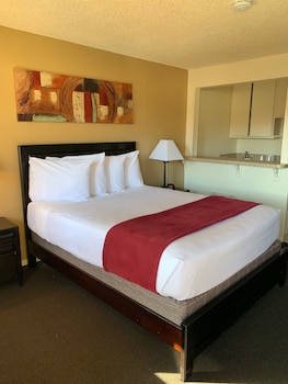 Renovated Room, 1 Queen Bed, Non Smoking