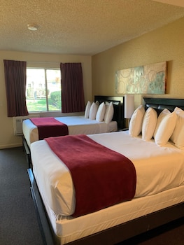 Renovated Room, 2 Double Beds, Non Smoking