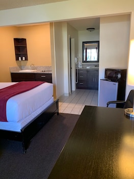 Renovated Room, 1 Queen Bed, Non Smoking
