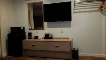Standard Room, 1 Queen Bed, Non Smoking