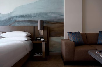 Room, 1 King Bed, Corner (Corner)