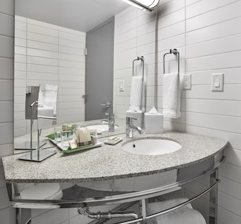 Deluxe Room, 1 King Bed