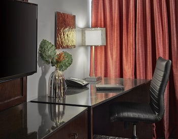 Deluxe Room, 1 King Bed