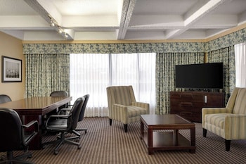 Suite, 1 Queen Bed, Non Smoking