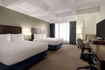 2 Queen Beds, Mobility Accessible Room, Bathtub w/Grab Bars, Non-Smoking