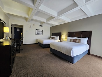 2 Queen Beds, Mobility Accessible Room, Bathtub w/Grab Bars, Non-Smoking