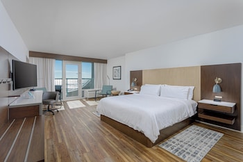 Standard Room, 1 King Bed, Roll-in Shower (Roll-In Shower)