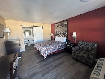 Standard Room, 1 Queen Bed, Accessible, Non Smoking
