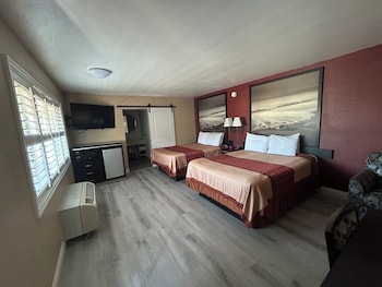 Standard Room, 2 Queen Beds, Accessible, Non Smoking