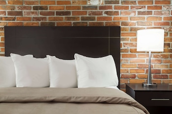 Room, 1 Queen Bed, Accessible, Non Smoking (Mobility)