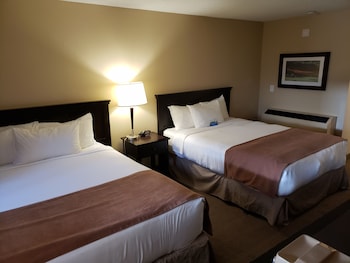 Room, 2 Queen Beds, Non Smoking, Pool View (Upper Floor)
