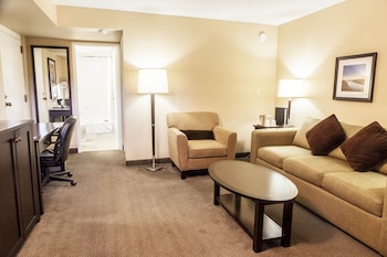 Suite, 1 Queen Bed, Non Smoking (1 Bedroom, Upper Floor)