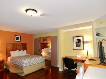 Suite, 2 Queen Beds, Non Smoking