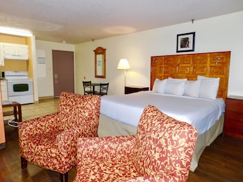 Classic Room, 1 King Bed, Non Smoking