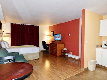 Suite, 2 Queen Beds, Non Smoking, Kitchen