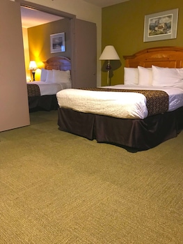 Suite, 2 Queen Beds, Non Smoking