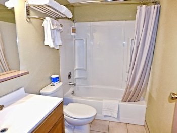 Deluxe Suite, 2 Queen Beds, Non Smoking, Balcony