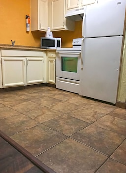 Deluxe Suite, 1 King Bed, Non Smoking, Kitchen